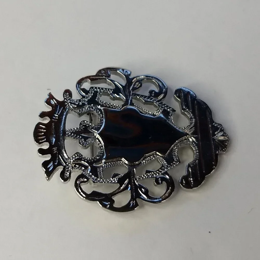 Ginnie Johansen Silver Tone Crest Pin Brooch Signed Preppy Regency Costume